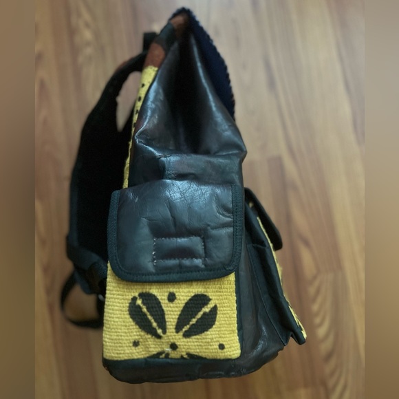 Backpack - Picture 7 of 7